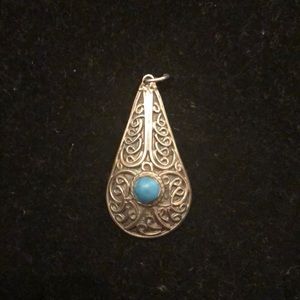 Sterling Silver Pendant w Turquoise Stone.